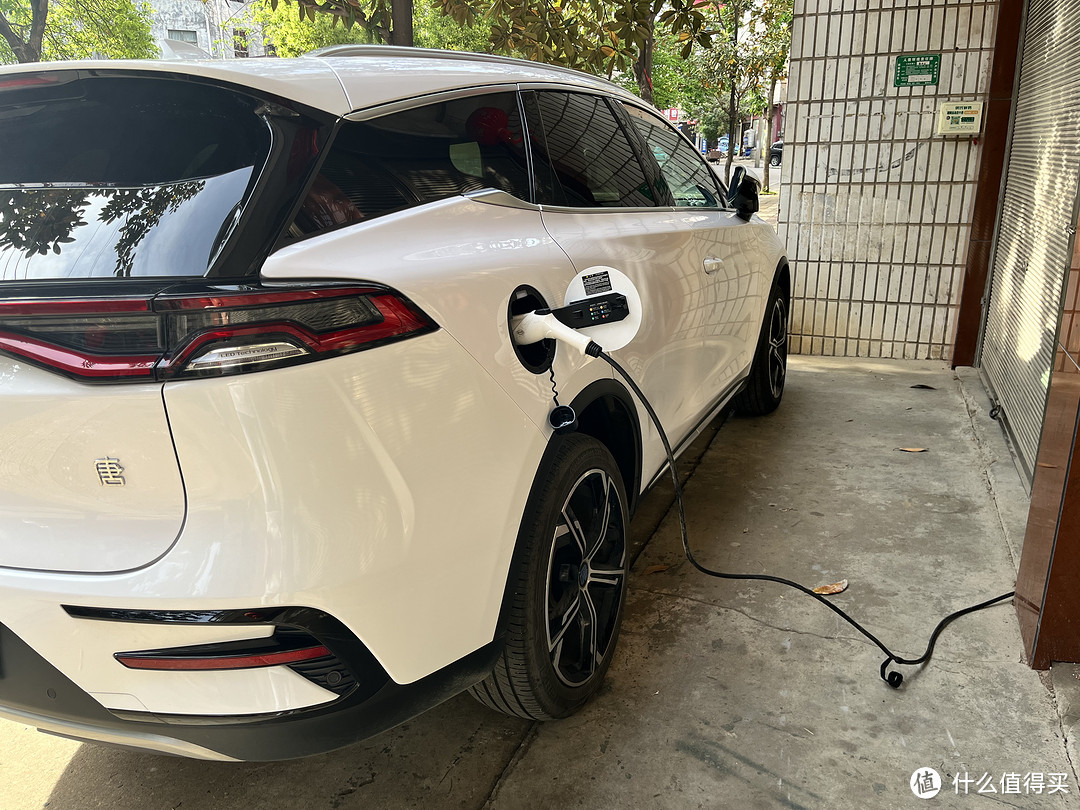 回老家没有充电桩，充电不方便？绿联随车充电枪助你充电无忧